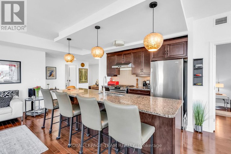 28487683/413-575-byron-avenue/mckellarhighland/ottawa/ontario/K2A1R7_12