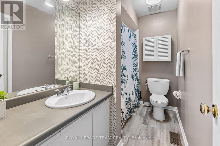 29053450/1120-chimney-hill-way/beacon-hill-south/ottawa/ontario/K1J8Z6_16