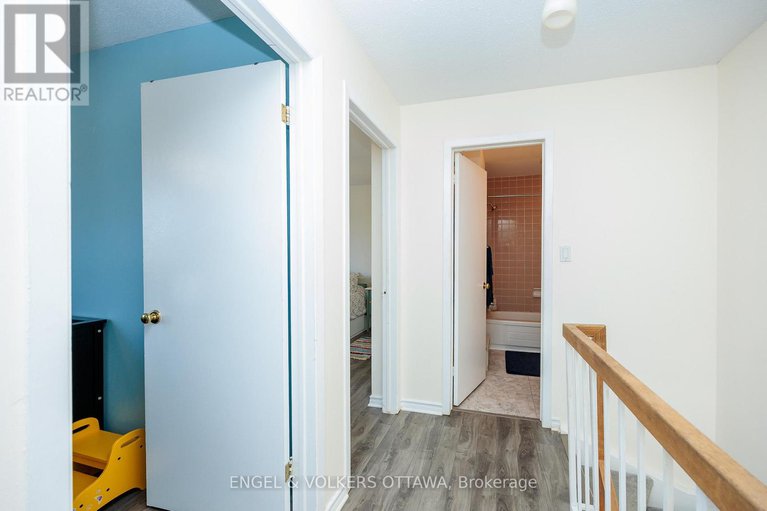 28289802/2-1204-shillington-avenue/carlington/ottawa/ontario/K1Z7Z4_36