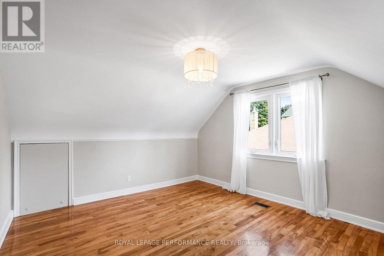 29004897/1315-kilborn-avenue/applewood-acres/ottawa/ontario/K1H6L2_22