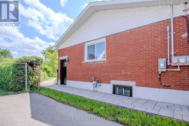 29032421/882-balsam-drive/chatelaine-village/ottawa/ontario/K1E1B5_19