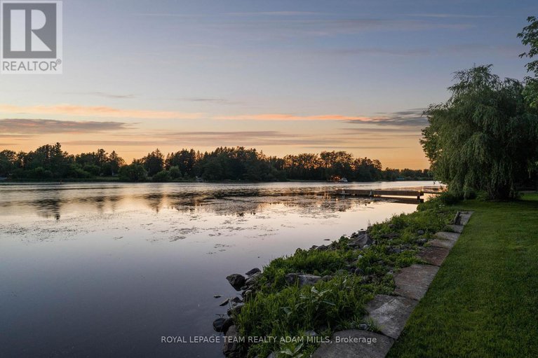 28557941/2330-summerside-drive/manotick-east-to-manotick-station/ottawa/ontario/K4M1B4_47