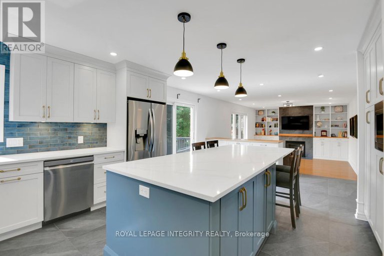 28624550/11-honeywood-court/riverside-southgloucester-glen/ottawa/ontario/K1V1Y4_11