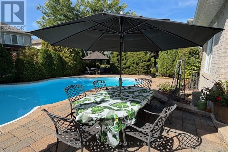 29471661/3113-apple-hill-drive-s/upper-hunt-club/ottawa/ontario/K1T3Z2_45