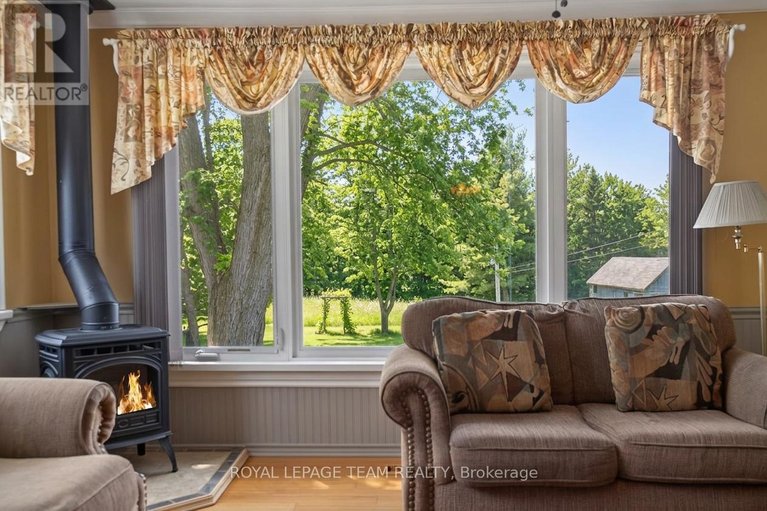 29678409/2377-ramsay-con-7b-avenue-s/mississippi-mills-ramsay-twp/mississippi-mills/ontario/K0A1A0_17