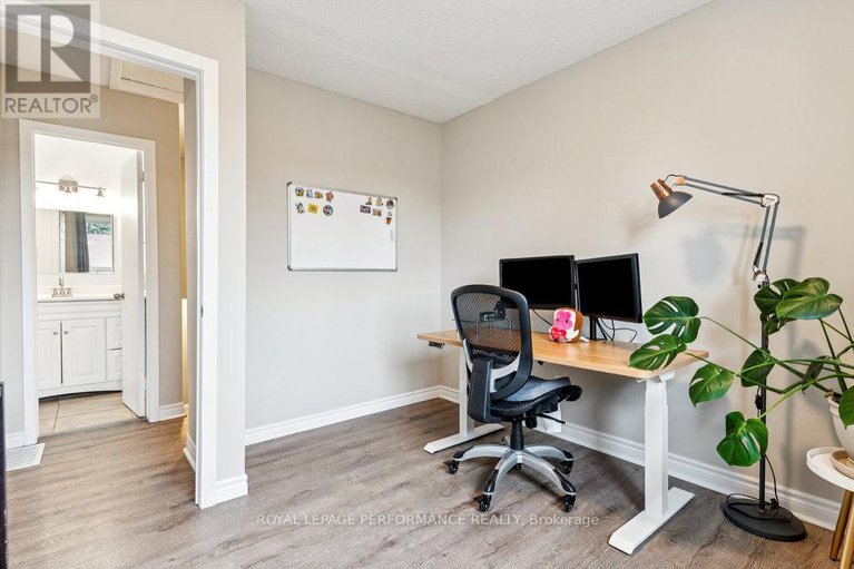 28585598/74-4634-cosmic-place/pineview/ottawa/ontario/K1B4R8_36