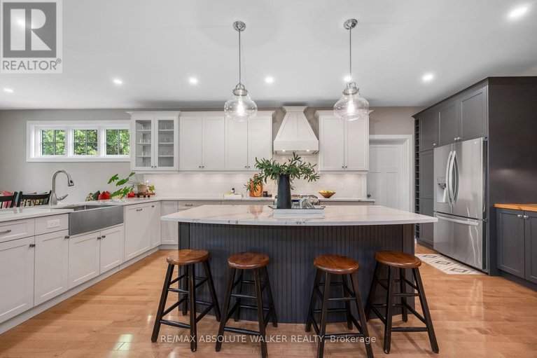 28513868/5-melva-avenue/blossom-parkkemp-parkfindlay-creek/ottawa/ontario/K1T3W9_15