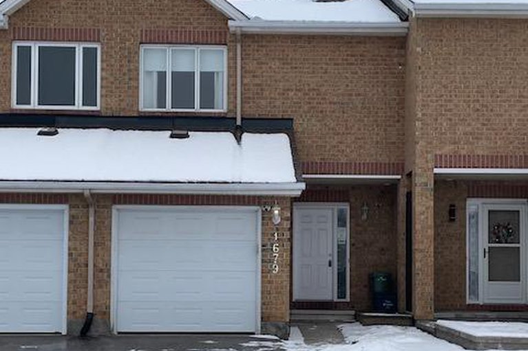 29164977/1679-greywood-drive/chateauneuf/ottawa/ontario/K1C4W3_1