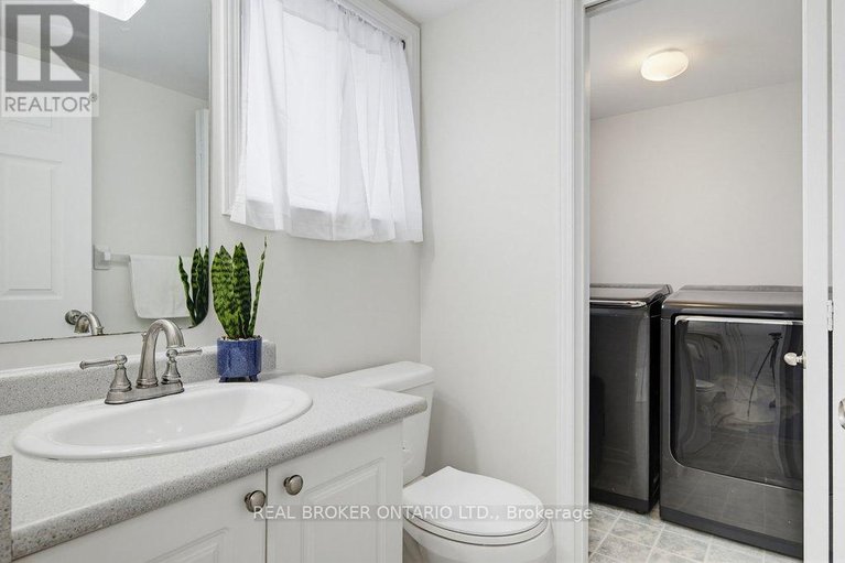 29679625/993-sheenboro-crescent/fallingbrookpineridge/ottawa/ontario/K4A3M8_10