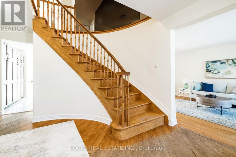 29535443/1404-forest-valley-drive/chapel-hill/ottawa/ontario/K1C5M8_21