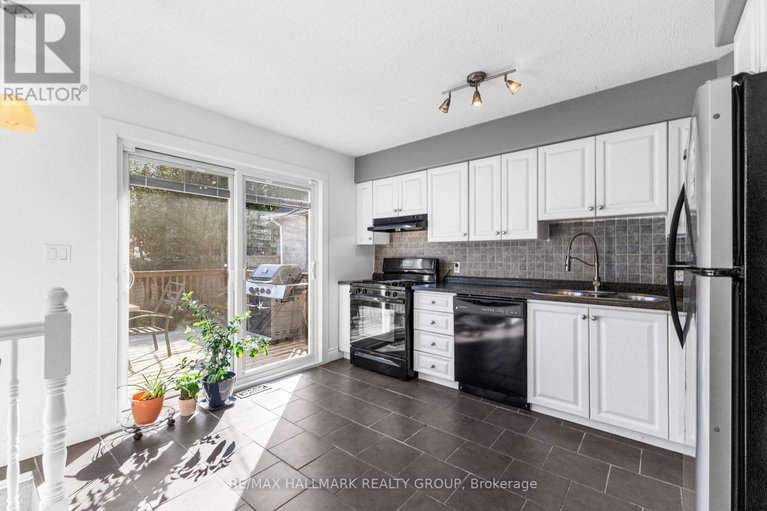 29571261/1902-rosebella-avenue/blossom-parkleitrim/ottawa/ontario/K1T1G7_10