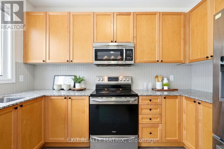 29675107/194-flowing-creek-circle/emerald-meadowstrailwest/ottawa/ontario/K2M2R7_6