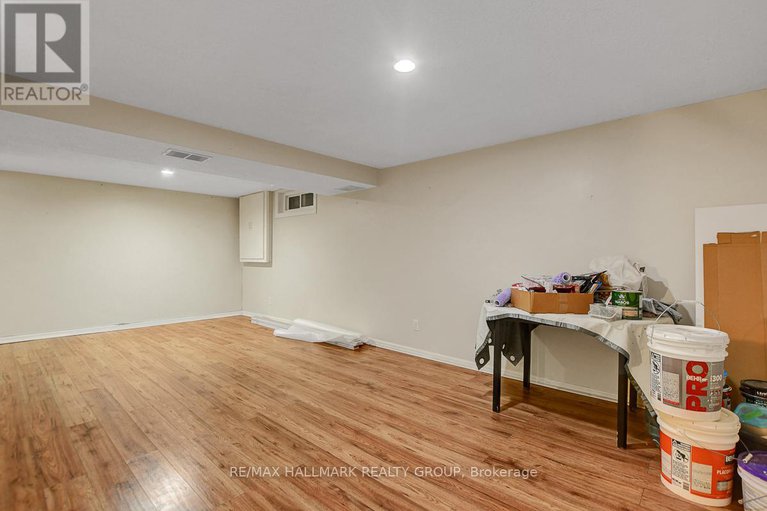 29258988/71-morton-drive/glencairnhazeldean/ottawa/ontario/K2L1W9_29