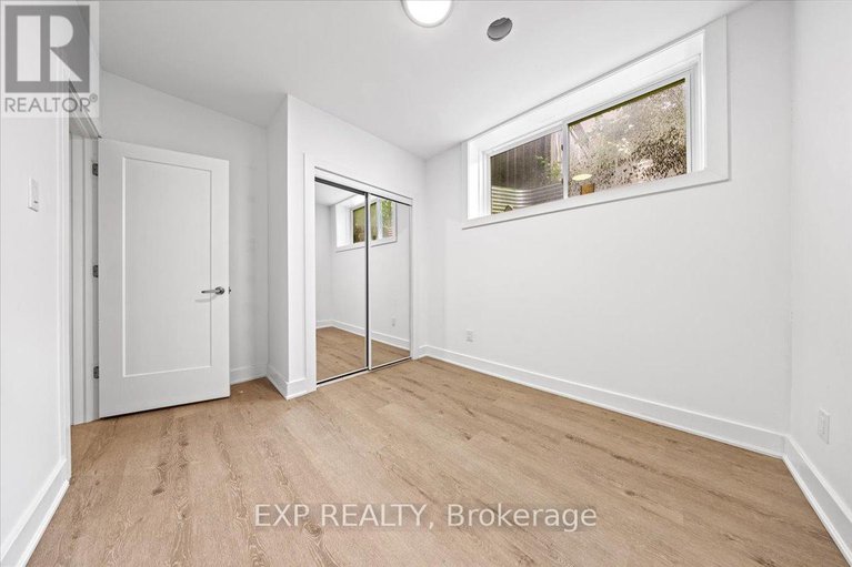 28608355/43-st-claire-avenue/meadowlandsst-claire-gardens/ottawa/ontario/K2G2A1_46