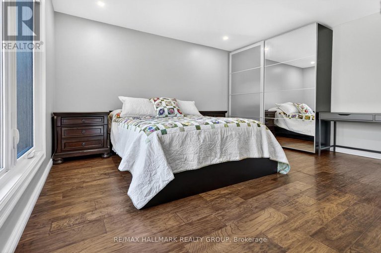 28939841/1354-gaultois-avenue/chateauneuf/ottawa/ontario/K1C3G6_13