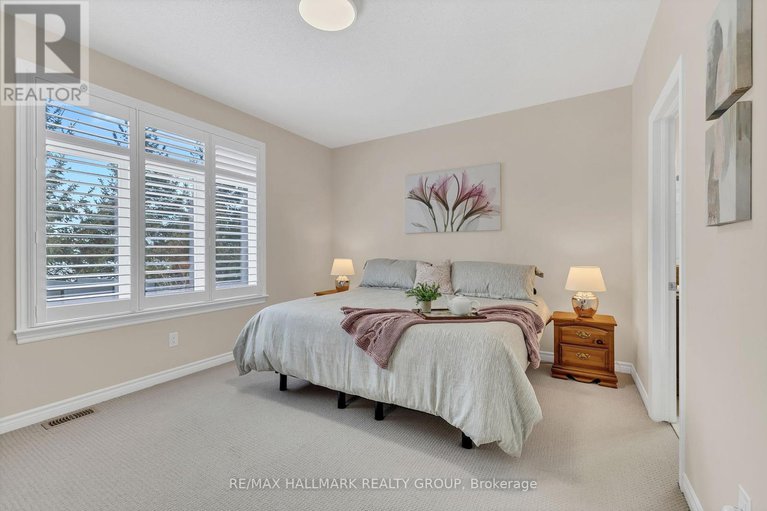 28308589/251-royal-landing-gate/north-grenville-twp-kemptville-south/north-grenville/ontario/K0G1J0_16