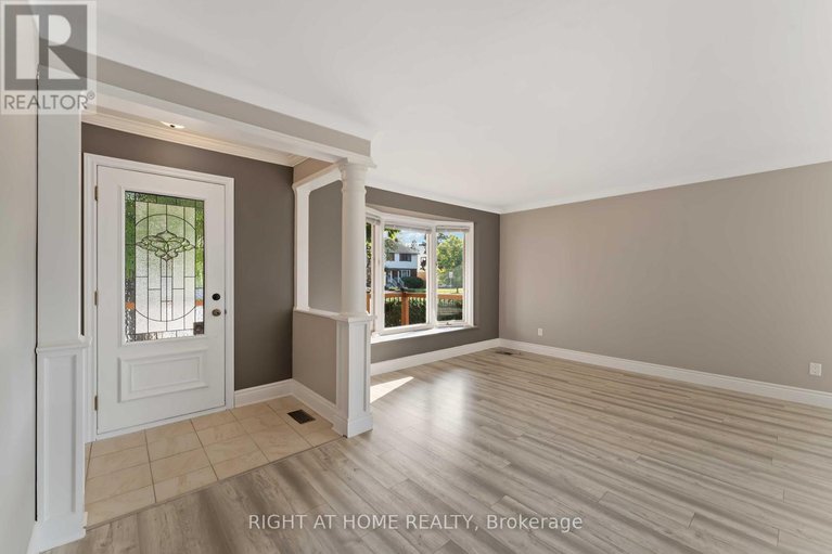28502747/599-donald-street/overbrookcastle-heights/ottawa/ontario/K1K1L3_3