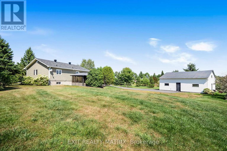28746056/1526-sandy-hill-road/champlain-twp/champlain/ontario/K6A2R2_30