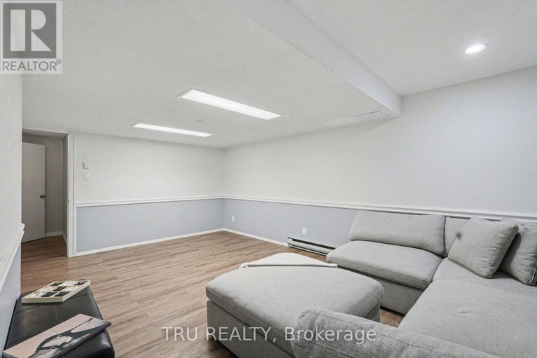 29252299/463f-moodie-drive/arbeatha-park/ottawa/ontario/K2H8T7_17