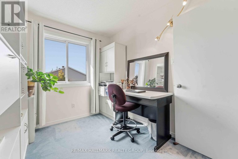 29049667/941-cookshire-crescent/fallingbrookridgemount/ottawa/ontario/K4A3K4_25