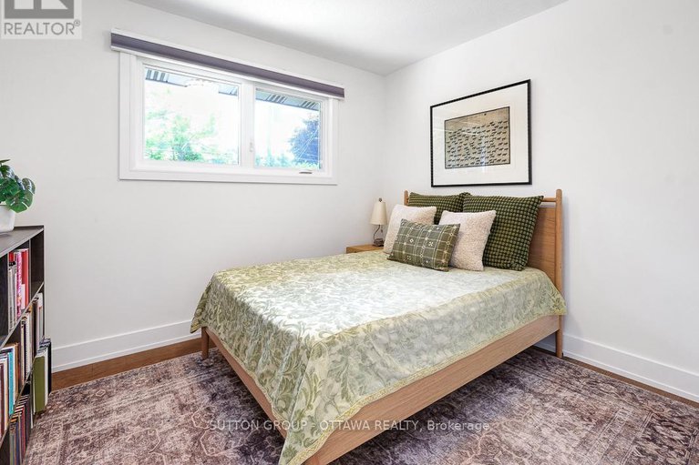 28515359/1162-deer-park-road/city-viewskylinefisher-heightsparkwood-hills/ottawa/ontario/K2E6H3_26