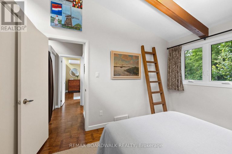 29437066/5984-third-line-road-n/rideau-twp-w-of-hwy-16-north-of-reg-rd-6/ottawa/ontario/K0A2T0_23