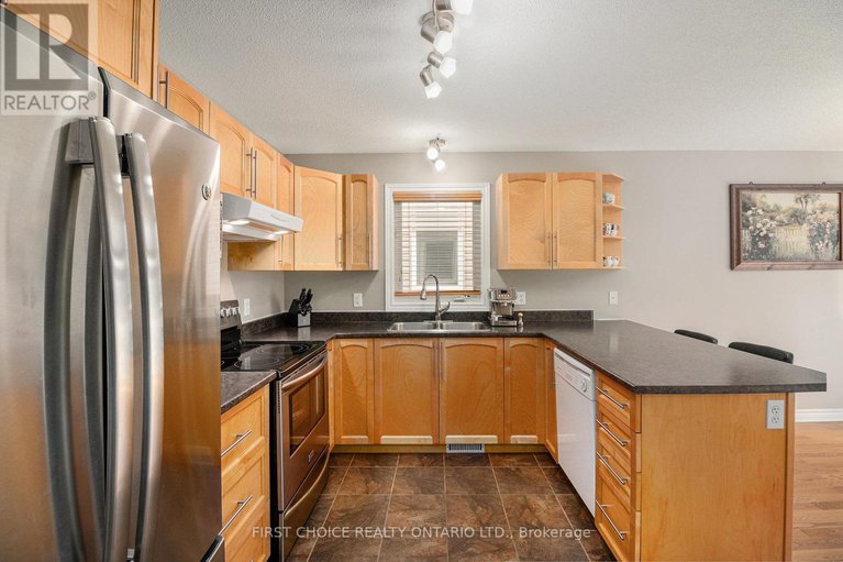 28755533/277-mica-crescent/town-of-rockland/clarence-rockland/ontario/K4K0E9_9