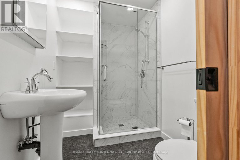 29070320/1246-cobden-road/queensway-terrace-southridgeview/ottawa/ontario/K2C2Z9_33