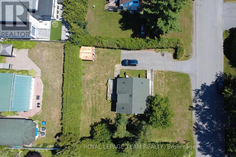 28643909/115-rita-avenue/meadowlandsst-claire-gardens/ottawa/ontario/K2G2H2_13