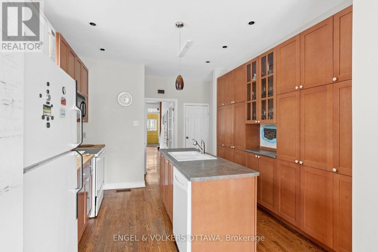 28384627/95-goulburn-avenue/sandy-hill/ottawa/ontario/K1N8C9_10