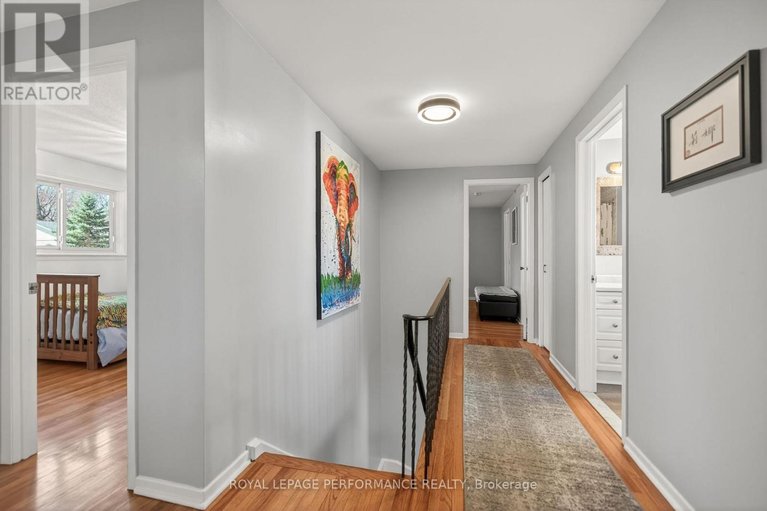 29668804/31-northpark-drive/blackburn-hamlet/ottawa/ontario/K1B3R7_23