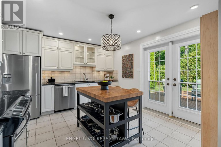 28842366/1800-devlin-crescent/playfair-park/ottawa/ontario/K1H5T6_9