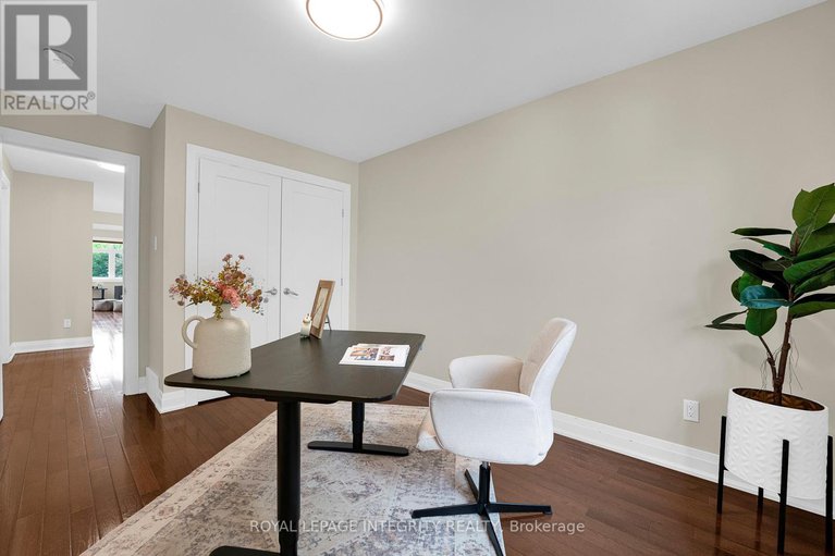 29259565/a-251-glynn-avenue/overbrookcastle-heights/ottawa/ontario/K1K1S2_35