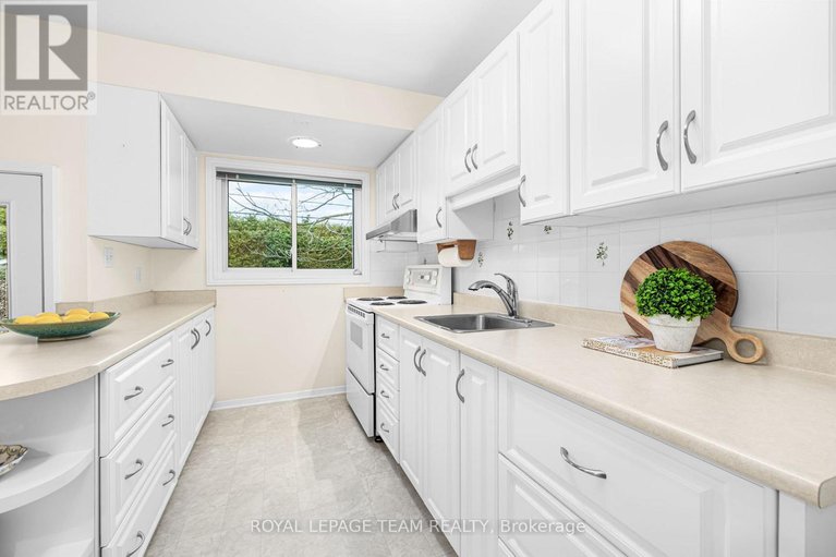 29618912/30-elmsley-crescent/arbeatha-park/ottawa/ontario/K2H6V3_16