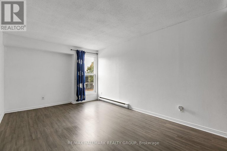 28993816/137-3445-uplands-drive/hunt-club/ottawa/ontario/K1V9N5_14