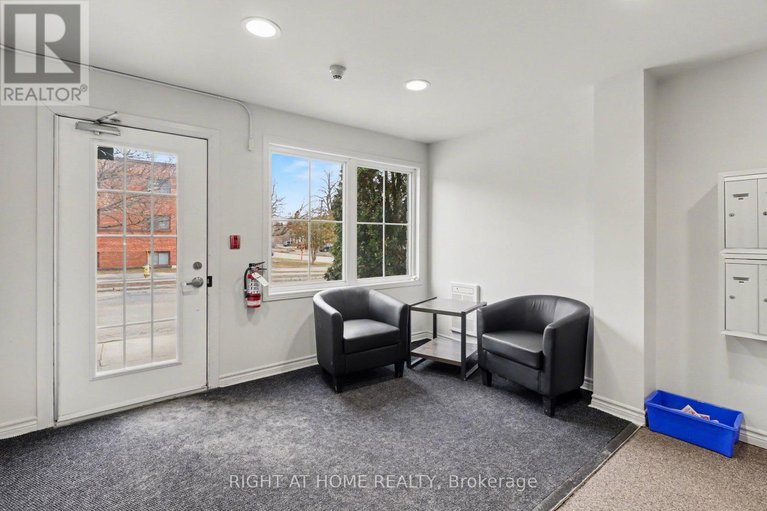 29556620/202-646-cummings-avenue/castle-heightsrideau-high/ottawa/ontario/K1K2K6_5