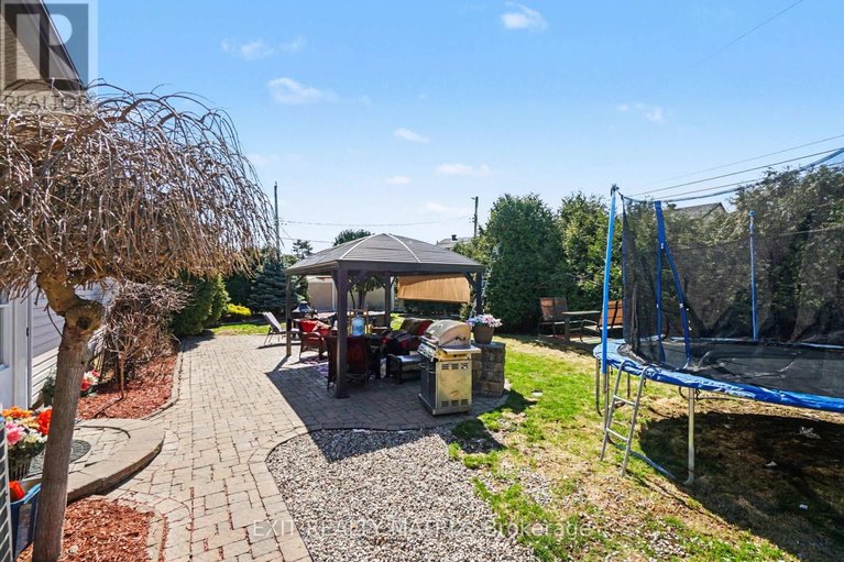 29639067/1402-jamison-avenue/bilberry-creekqueenswood-heights/ottawa/ontario/K1E1J5_12