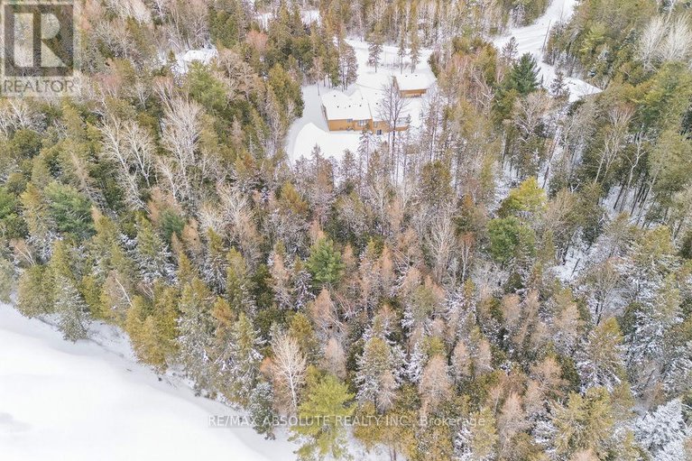 29357236/206-deerwood-drive/fitzroy-ward-south-west/ottawa/ontario/K0A2H0_34