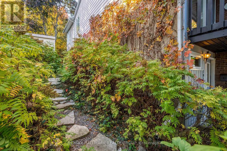 29043087/2026-gatineau-view-crescent/beacon-hill-north/ottawa/ontario/K1J7X1_34