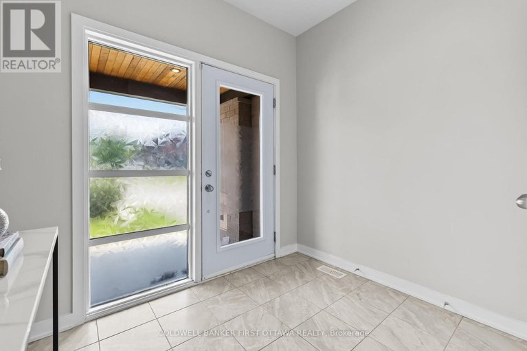 28598402/821-quartet-avenue/riverside-southgloucester-glen/ottawa/ontario/K1X0C4_3
