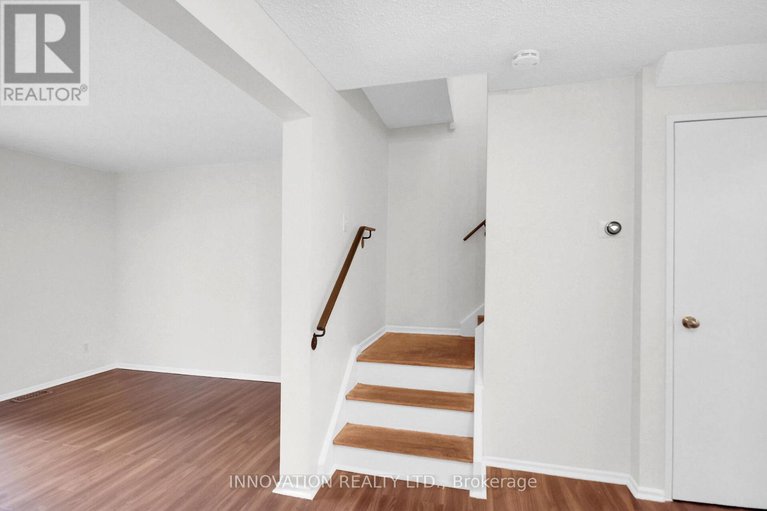 28915689/26-corley-private/heron-gateindustrial-park/ottawa/ontario/K1V8T7_22