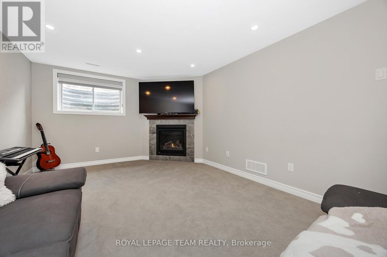 28564716/526-edenwylde-drive/remainder-of-stittsville-area/ottawa/ontario/K2S2K4_40