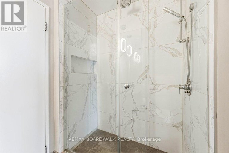 29639076/1507-179-george-street/lower-townbyward-market/ottawa/ontario/K1N1J8_21