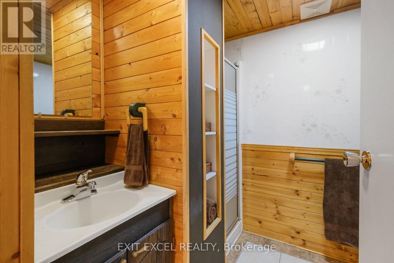 28416258/396-roxdale-avenue/bilberry-creekqueenswood-heights/ottawa/ontario/K1E1V5_24