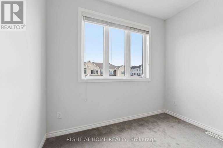 29608682/404-edgevalley-court/stittsville-north/ottawa/ontario/K2S2R3_21