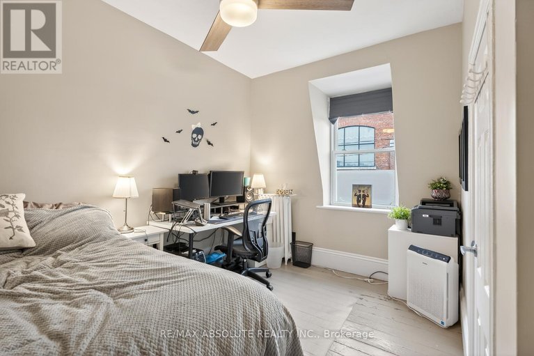 29562763/231-bell-street-n/west-centre-town/ottawa/ontario/K1R7E1_17