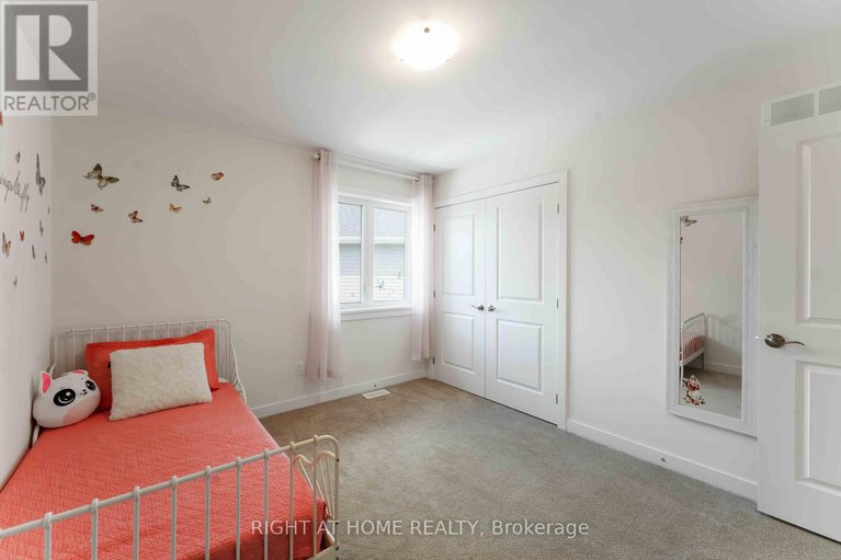28377550/707-kirkham-crescent/btwn-franktown-rd-fallowfield-rd/ottawa/ontario/K0A2Z0_23