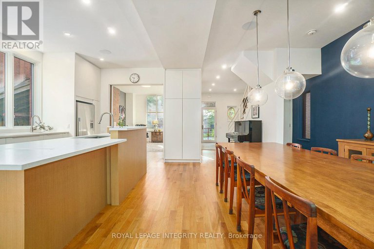 28914148/45-mcleod-street/ottawa-centregolden-triangle/ottawa/ontario/K2P0Z4_16