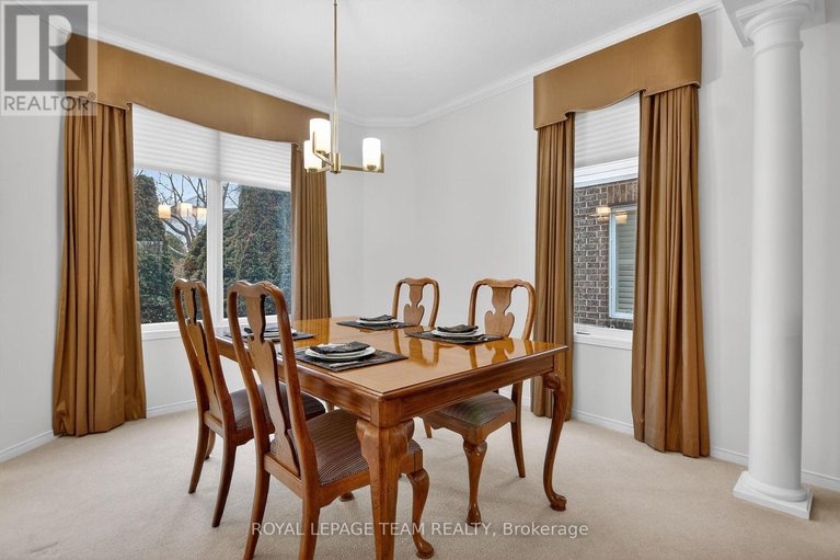 29471661/3113-apple-hill-drive-s/upper-hunt-club/ottawa/ontario/K1T3Z2_10