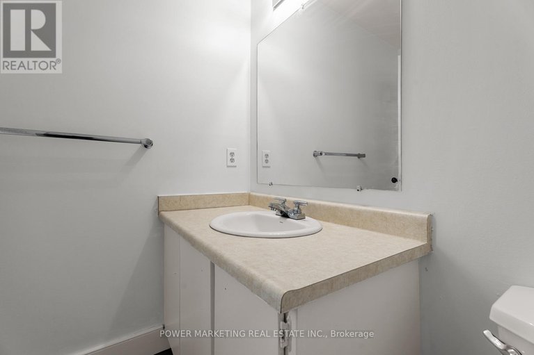 28583636/1631-saxony-crescent/pineview/ottawa/ontario/K1B5K8_7